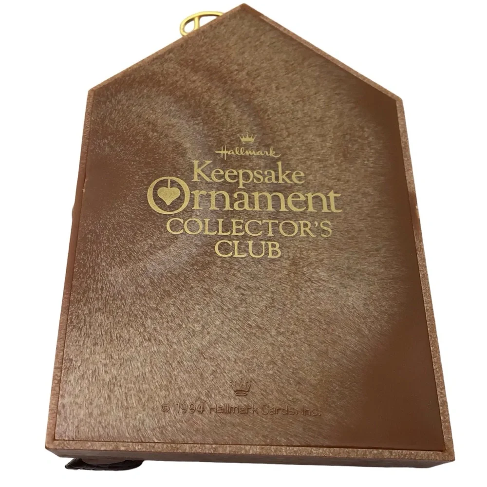 Hallmark 1995 “Collecting Memories” Christmas Ornament